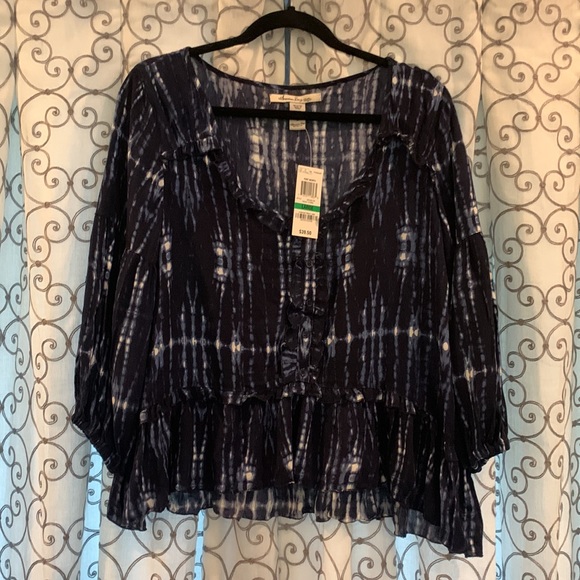 Top - Picture 1 of 8